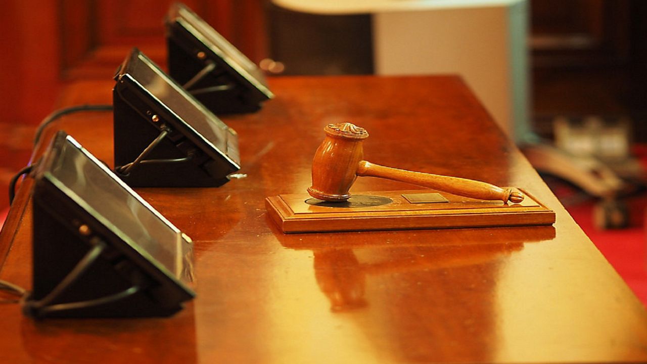 File photo of a gavel in a courtroom (credit: Pixabay)