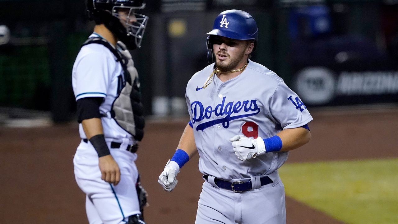 Lux Hits 2 Homers, Lifts Dodgers Over D-backs in 10 Innings