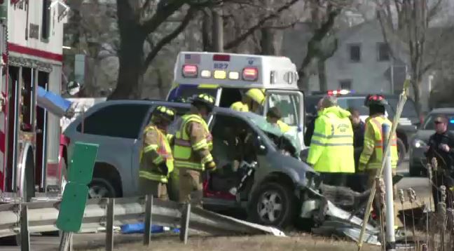 One Dead After Car Crash On Genesee St In Lancaster