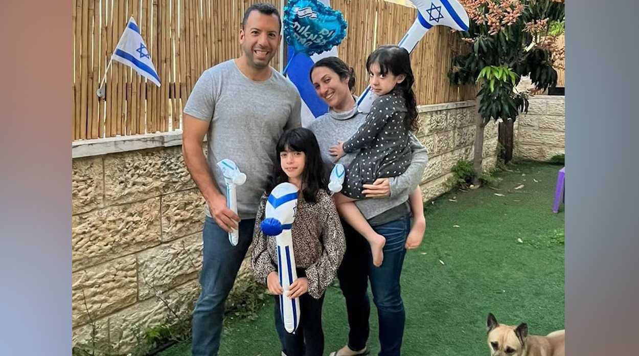 Israeli family moves to Milwaukee just weeks before war