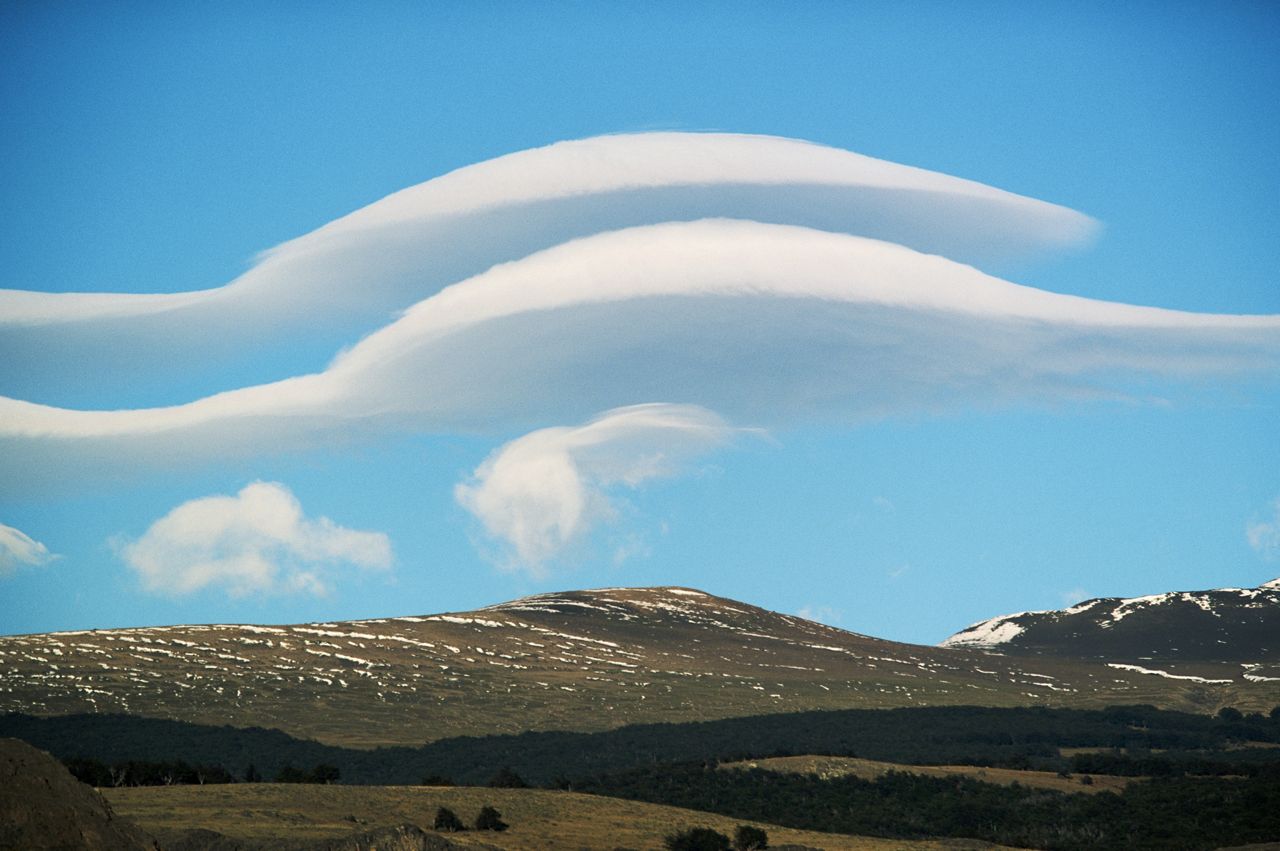 Lenticular Clouds and Aviation