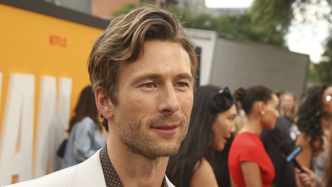 Glen Powell inducted into Texas Film Hall of Fame at ‘Hit Man’ premiere
