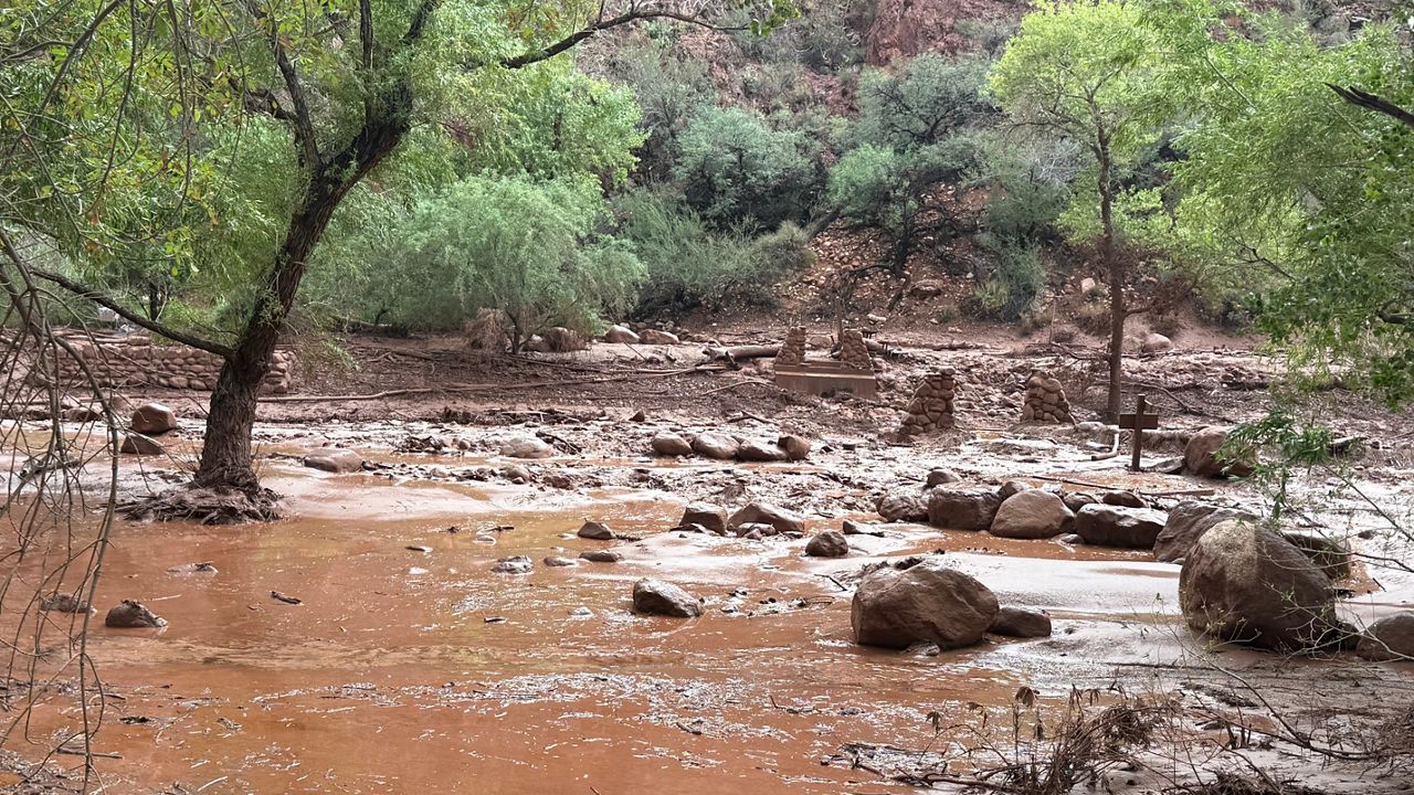dozens-evacuated-from-grand-canyon-after-flash-flood