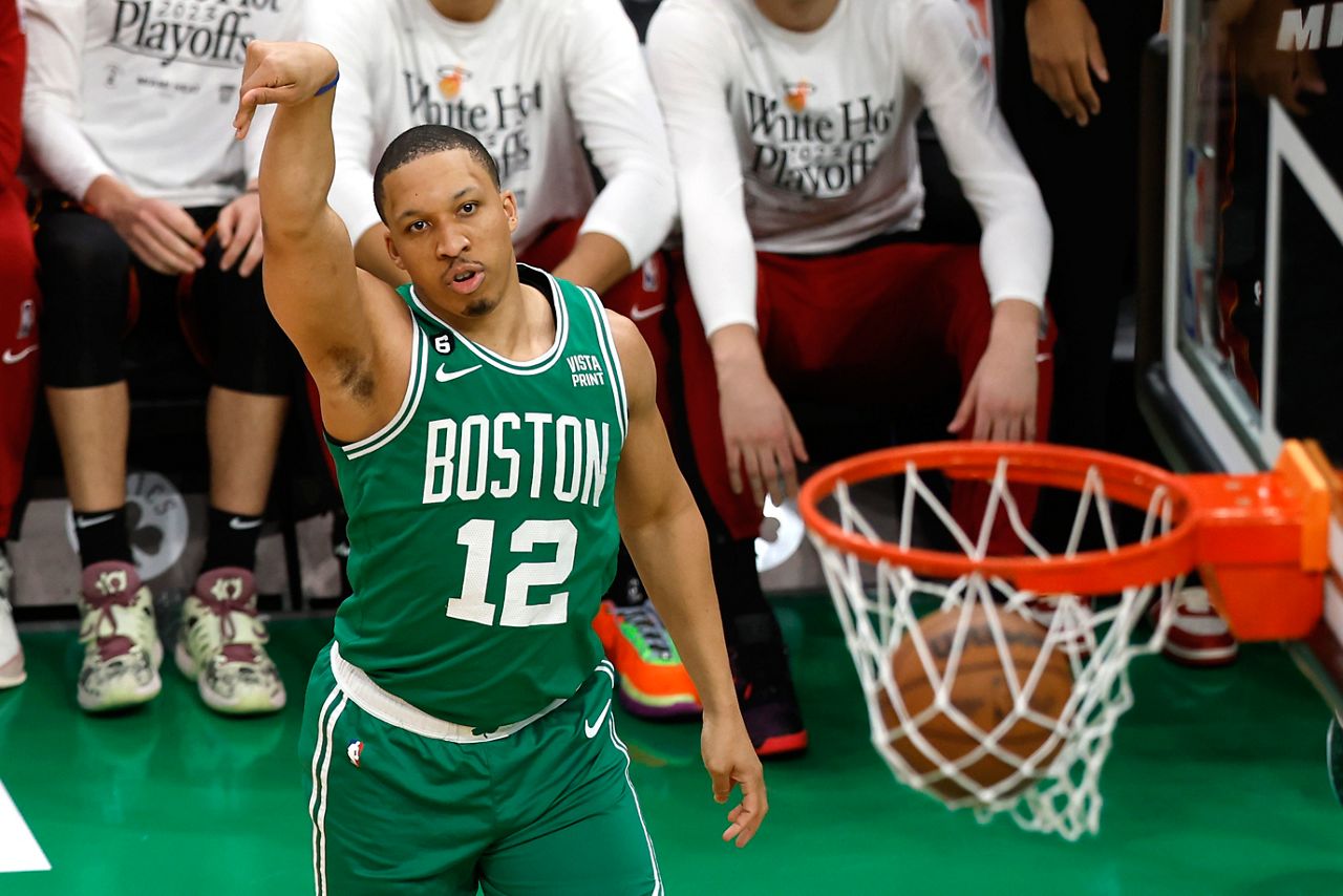 Celtics go local with latest free agent signing