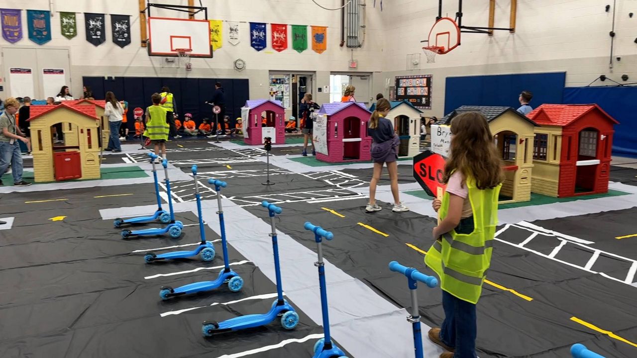 Granville teen turns crash into safety lesson for kindergartners