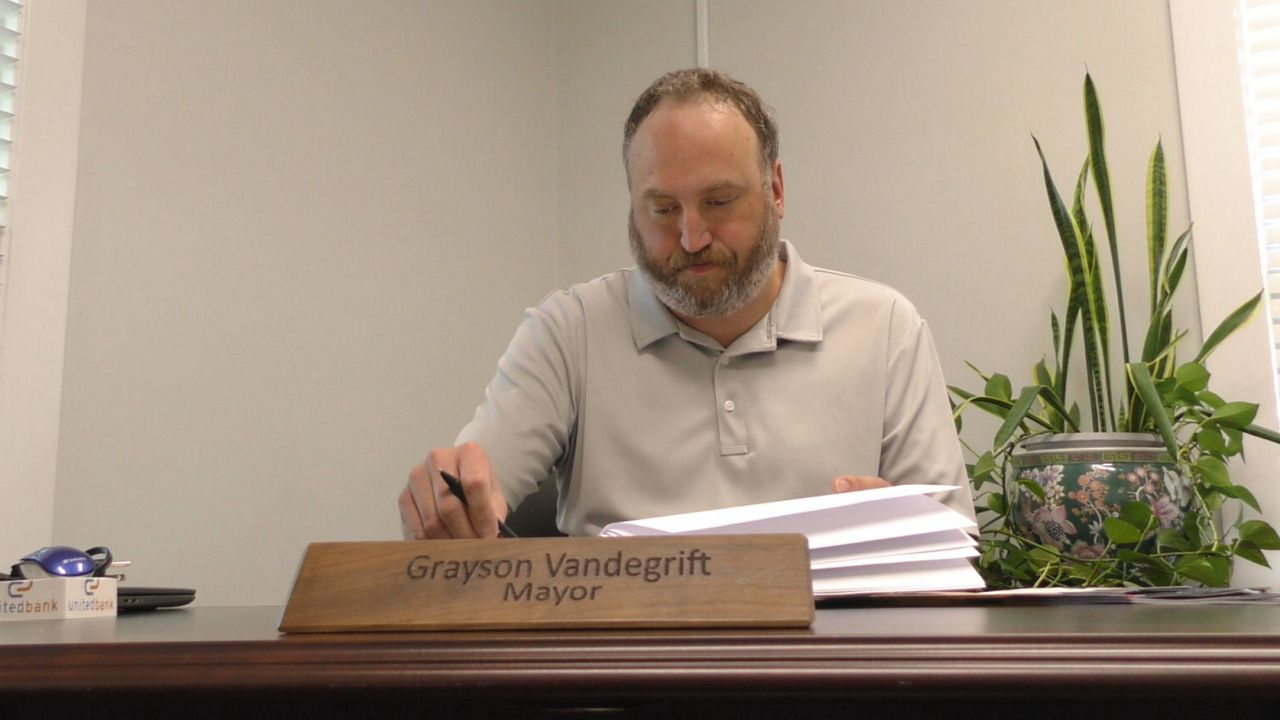 Midway mayor has to mount writein campaign to finish term