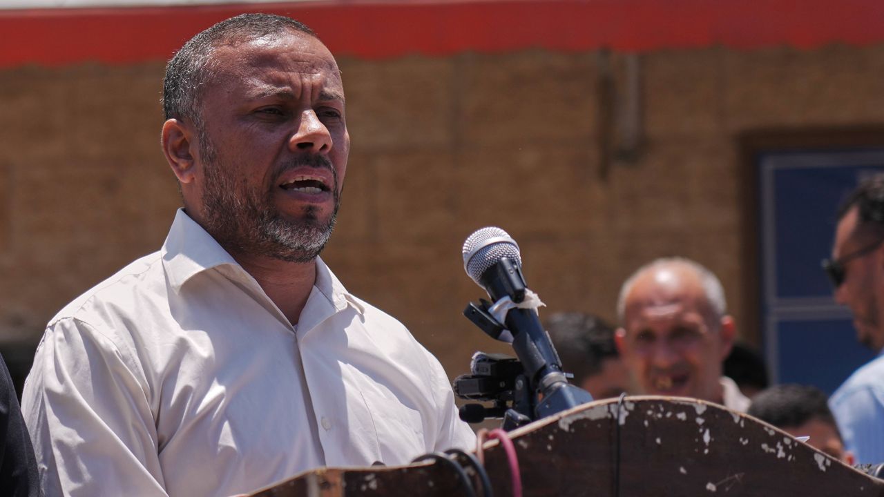Hamas dissolves its government in Gaza to transfer power to U.N.-backed committee
