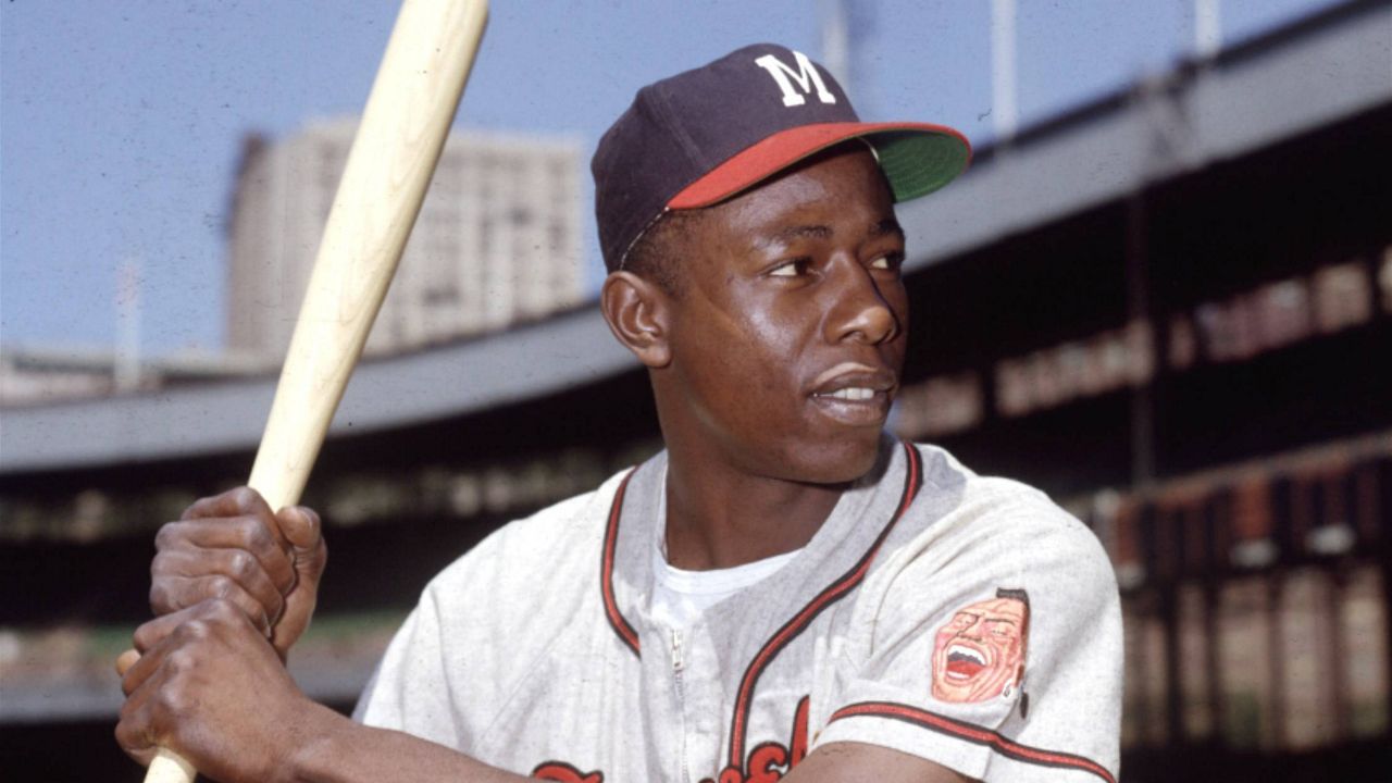 Hank Aaron dies at 86: Sports world mourns passing of baseball legend