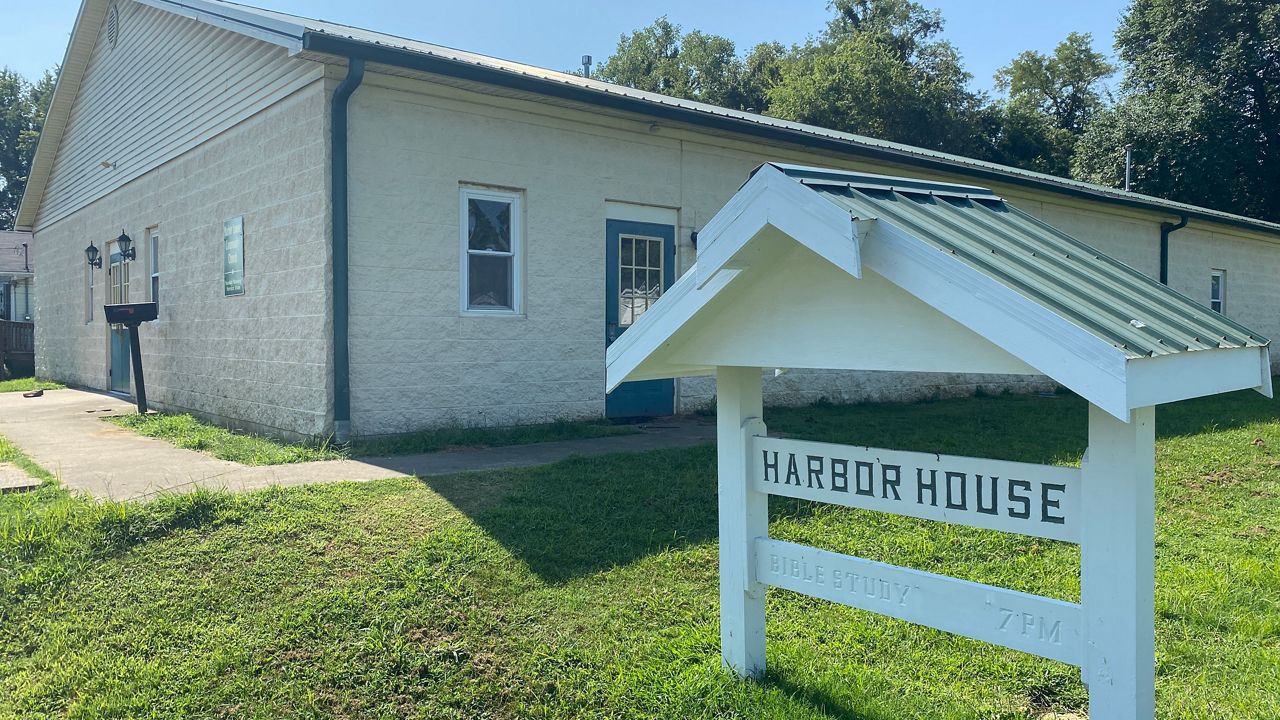 2 dead, 4 wounded in shooting at Kentucky homeless shelter