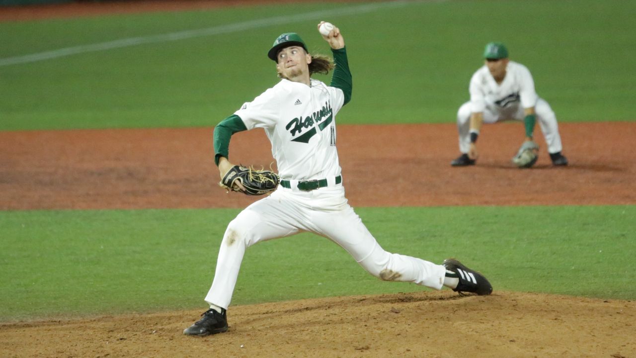 UH opens Big West play with extrainning win at Cal Poly