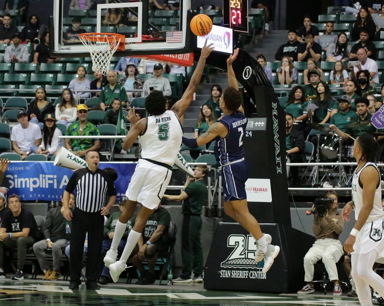 Hawaii men's basketball tops UC Davis in Big West opener