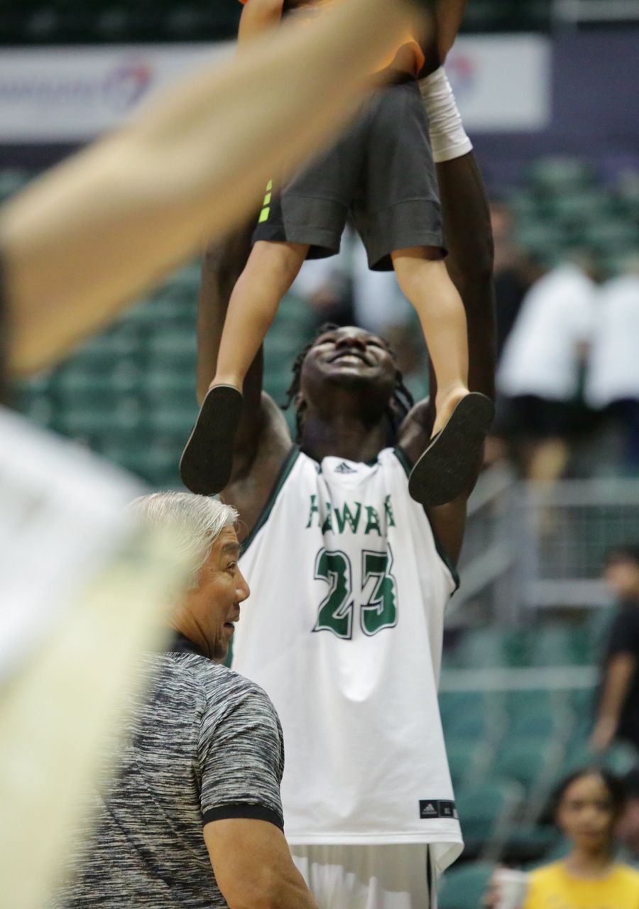 Hawaii basketball team gets more from Mor