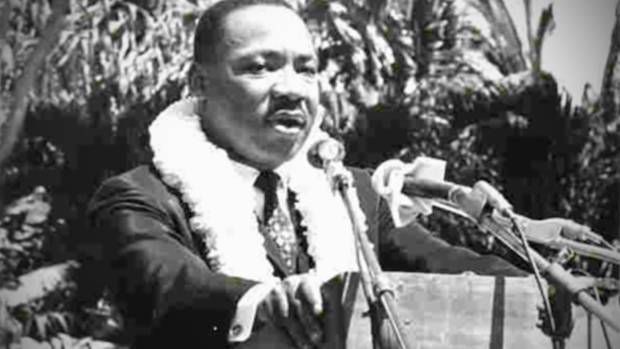 Martin Luther King, Jr. speaks to a crowd of 10,000 at the University of Hawaii at Manoa in 1964. (Miyamoto Photograph Collection/UH Manoa Library. Courtesy: University of Hawaii)