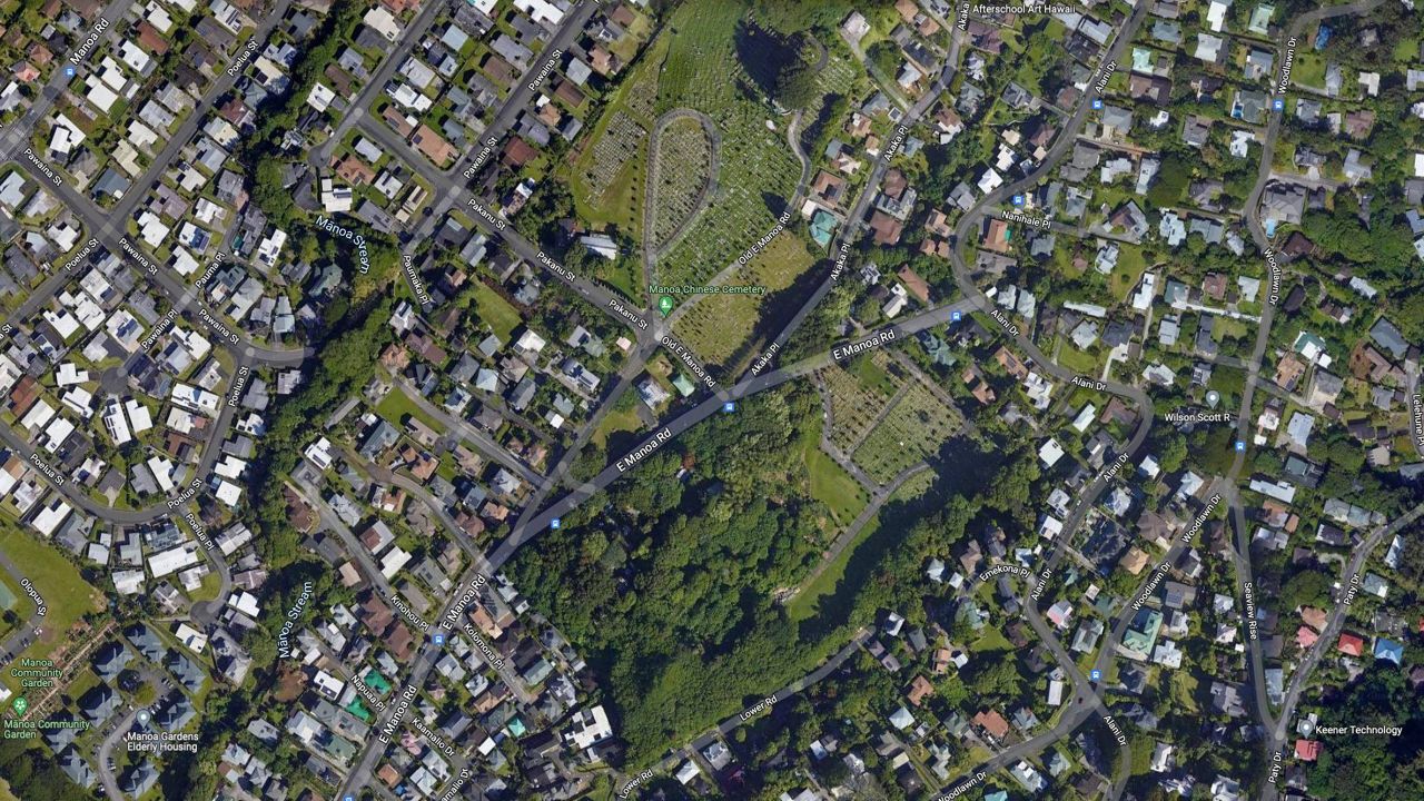 The Manoa Chinese Cemetery is seen to the northwest of the green space where the housing project would be built. (Credit: Google Maps)