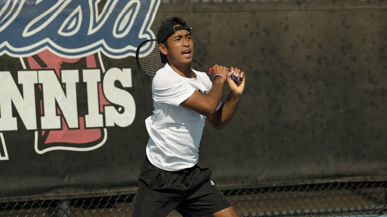 Hawaii's Andre Ilagan is on to the third round of the ITA All-American Championships for the second straight fall.