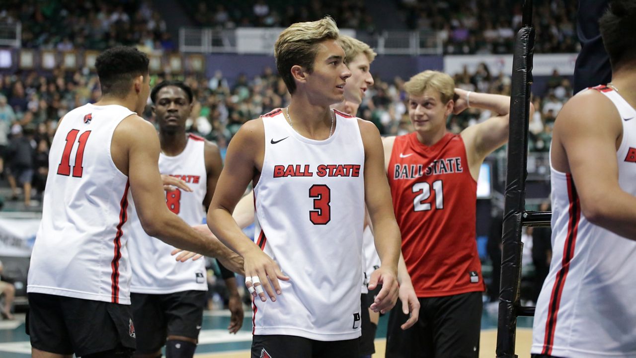 Hawaii men's volleyball defeats Ball State on banner night