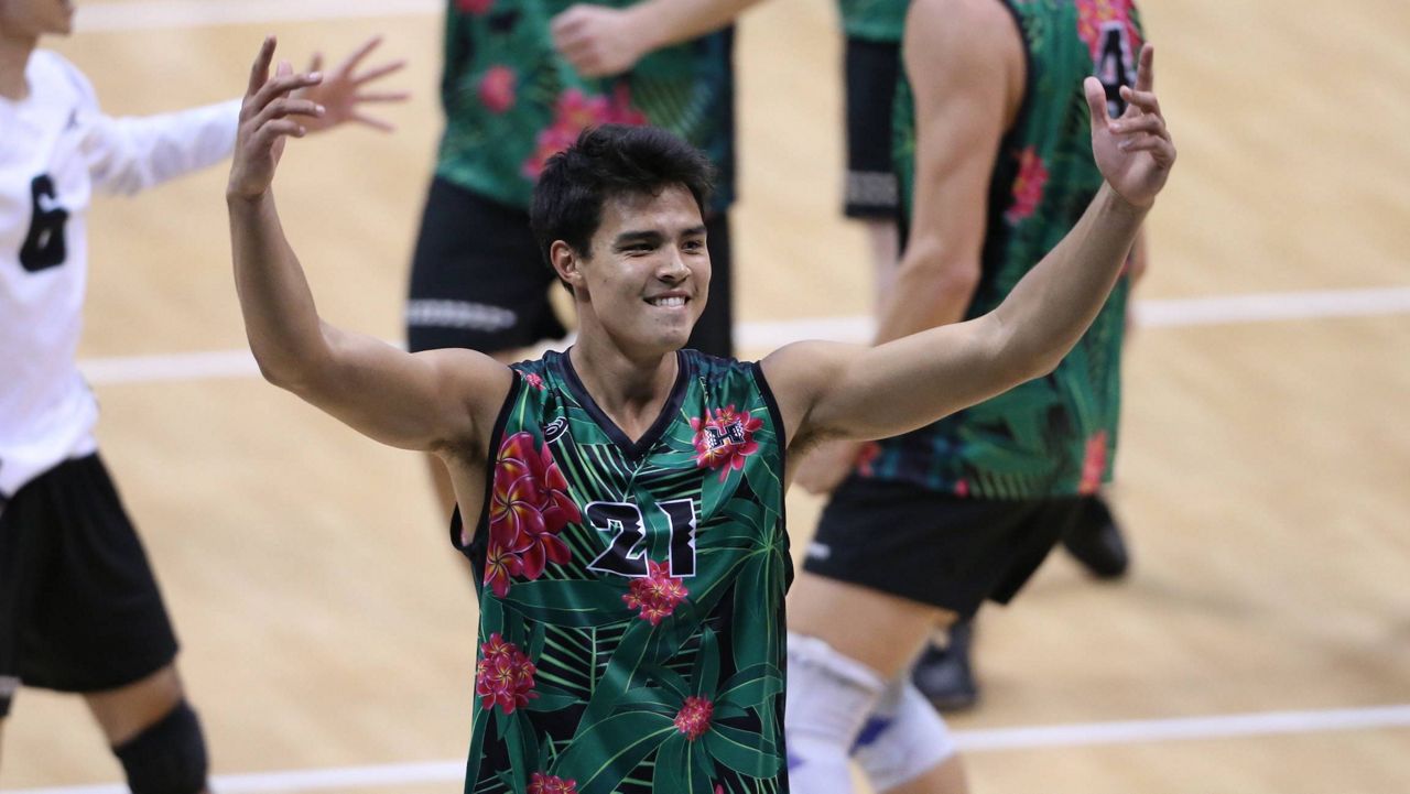 Kupono Fey played for the Rainbow Warriors between 2014 to 2017.