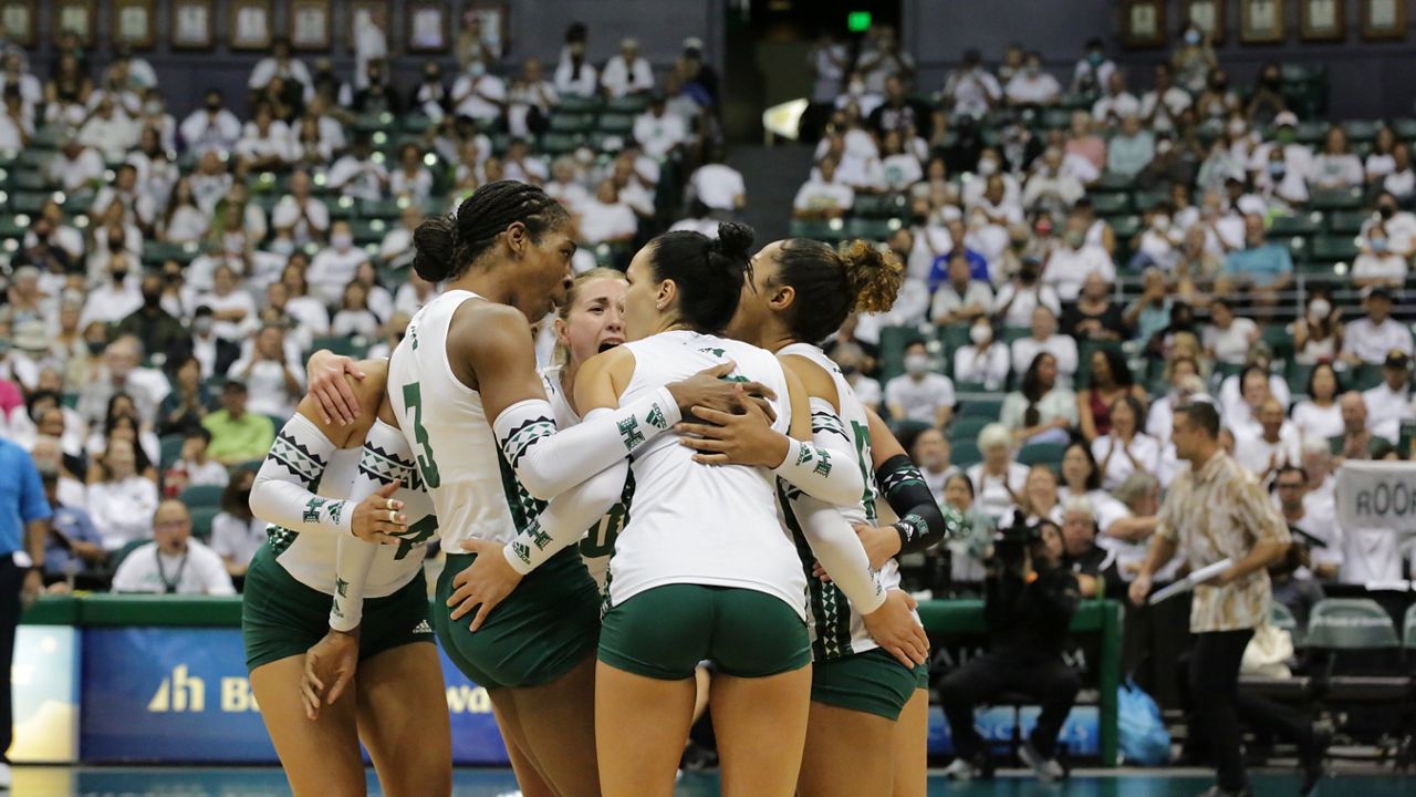 Large fan turnouts at the Stan Sheriff Center, such as for Rainbow Wahine volleyball matches, have caused a backlog at the main entrance this year.