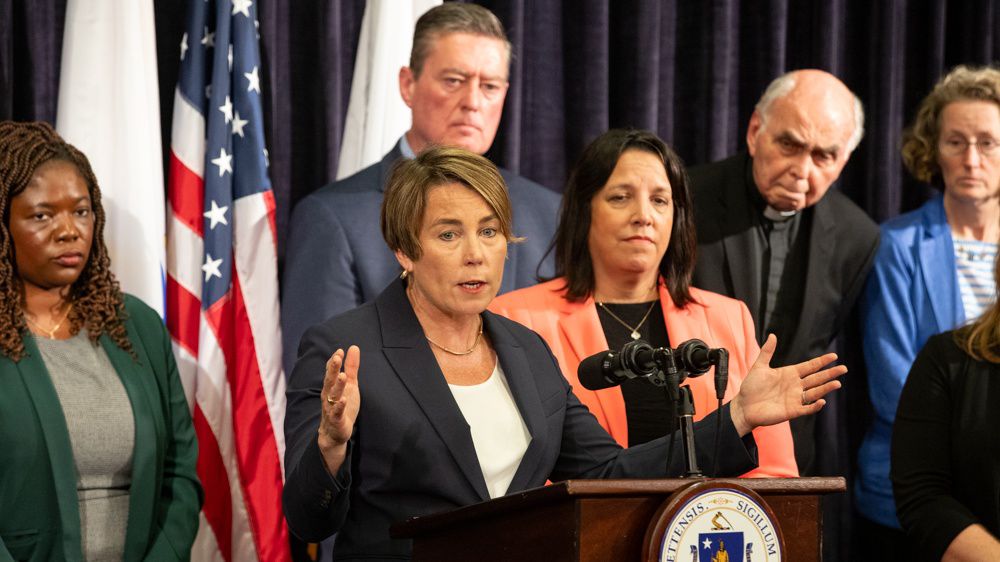 State asks residents to host immigrant families