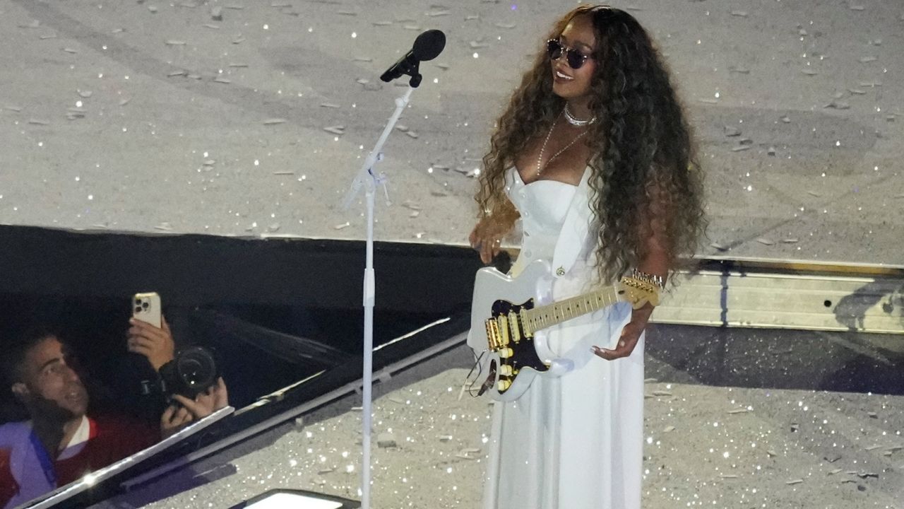 H.E.R. performs during the 2024 Summer Olympics closing ceremony at the Stade de France on Sunday in Saint-Denis, France. (AP Photo/Rebecca Blackwell)