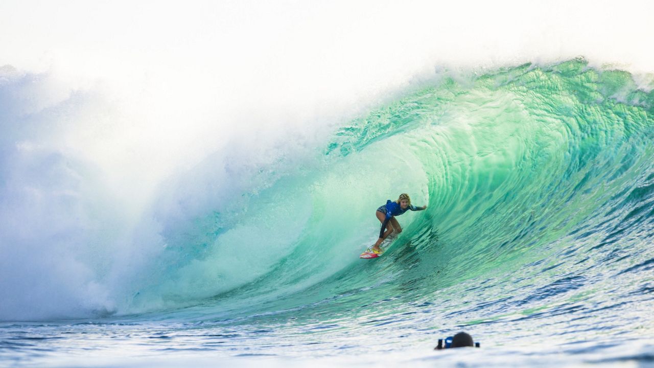 Best female surfers in the world: 10 you should know