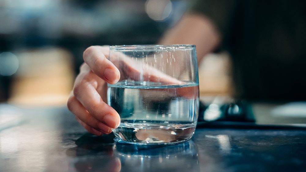 The Board of Water Supply reminds Oahu dining establishments to serve water only upon request. (Getty Images/d3sign)