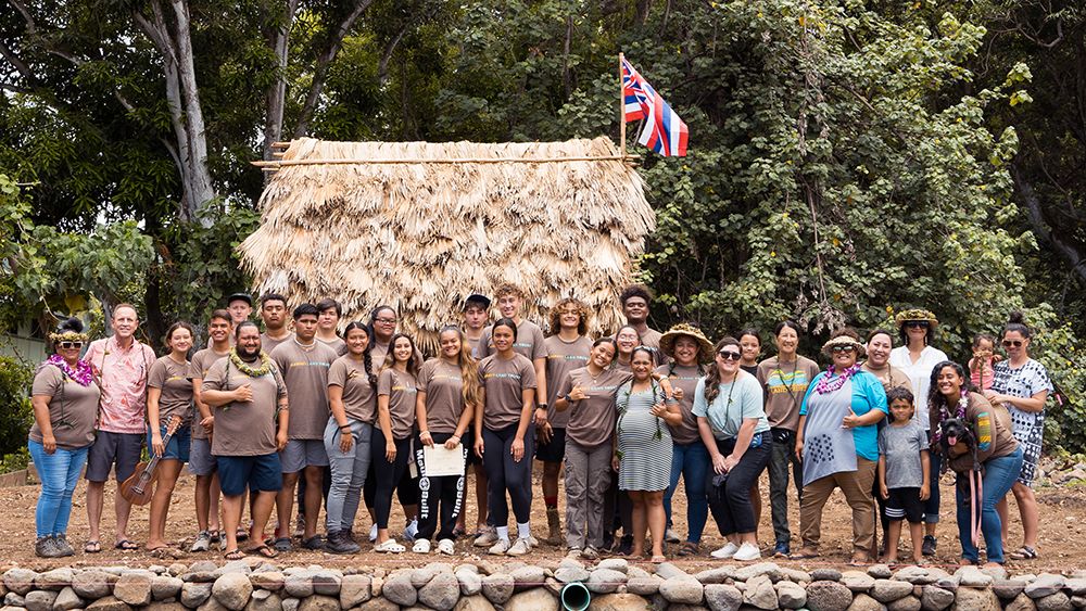 Youths and their mentors spent five weeks building a traditional Hawaiian hale on the ahupuaa of Hauula, the area's first in over a century. (Hawaii Land Trust)