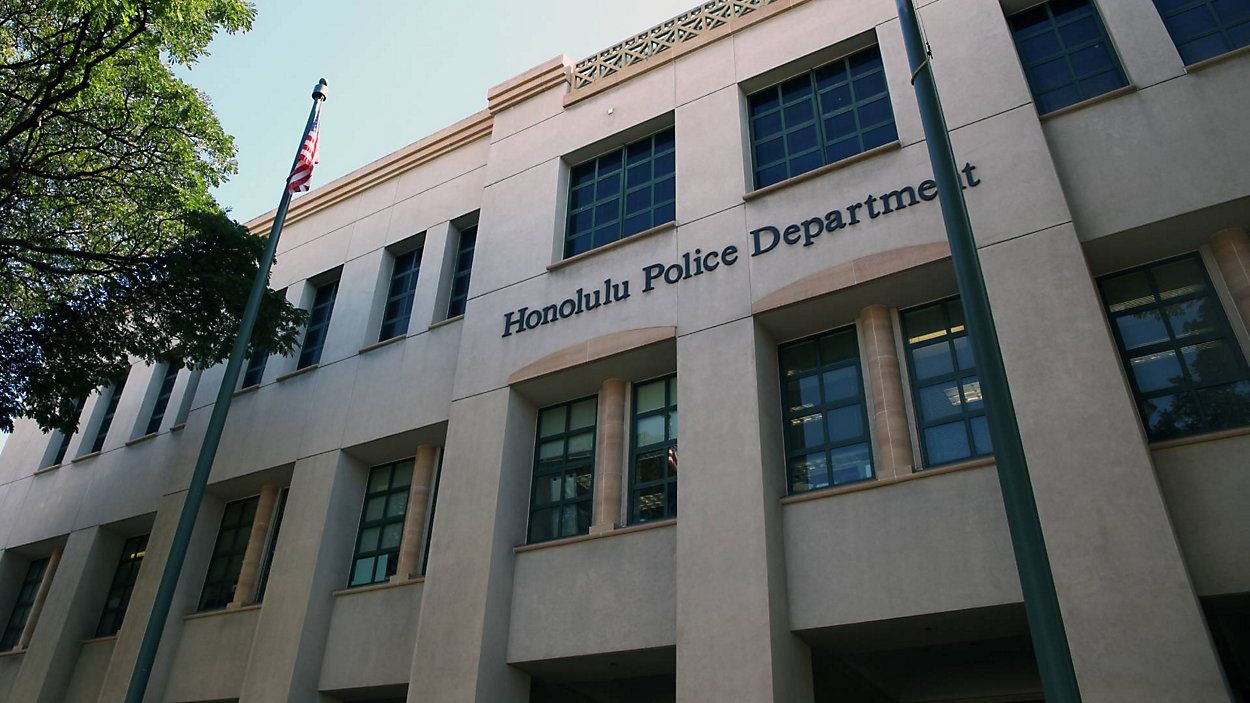 The Honolulu Police Department, which testified in favor of the bill, already requires officers to intervene in instances of excessive force. (Associated Press/Marina Riker)