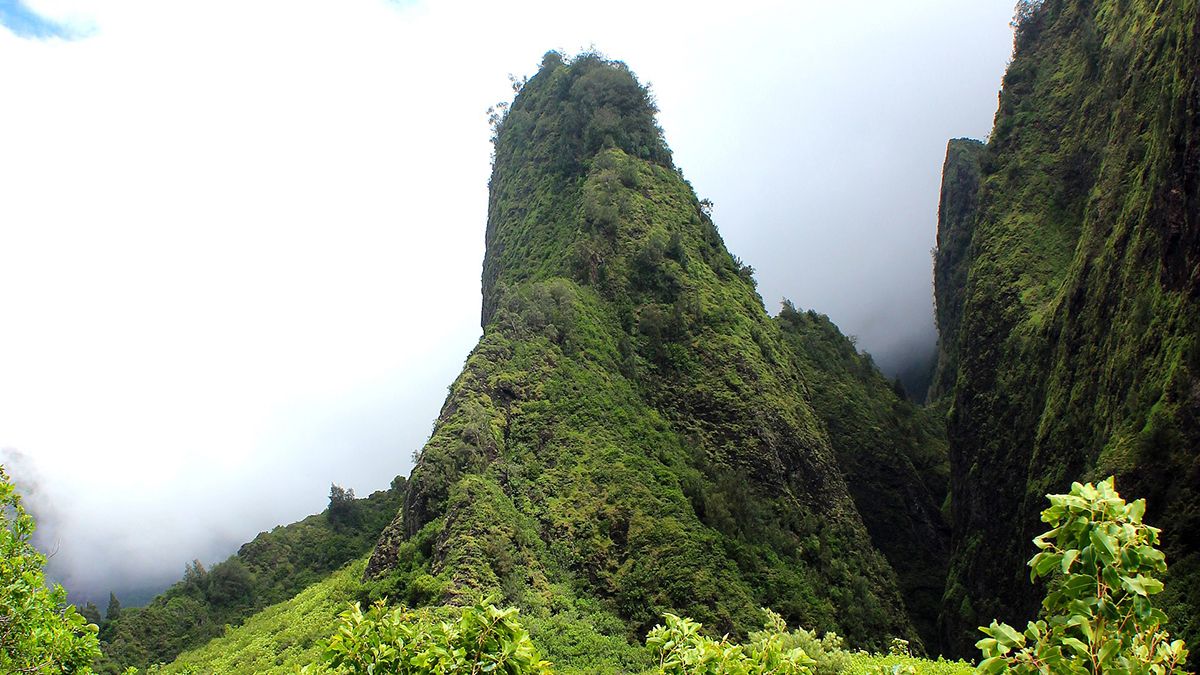 Water from the Iao aquifer was judged "Best Tasting Water in Hawaii." Image of Iao Needle in Iao Valley State Monument. (Wikimedia Commons/Aaron Zhu)