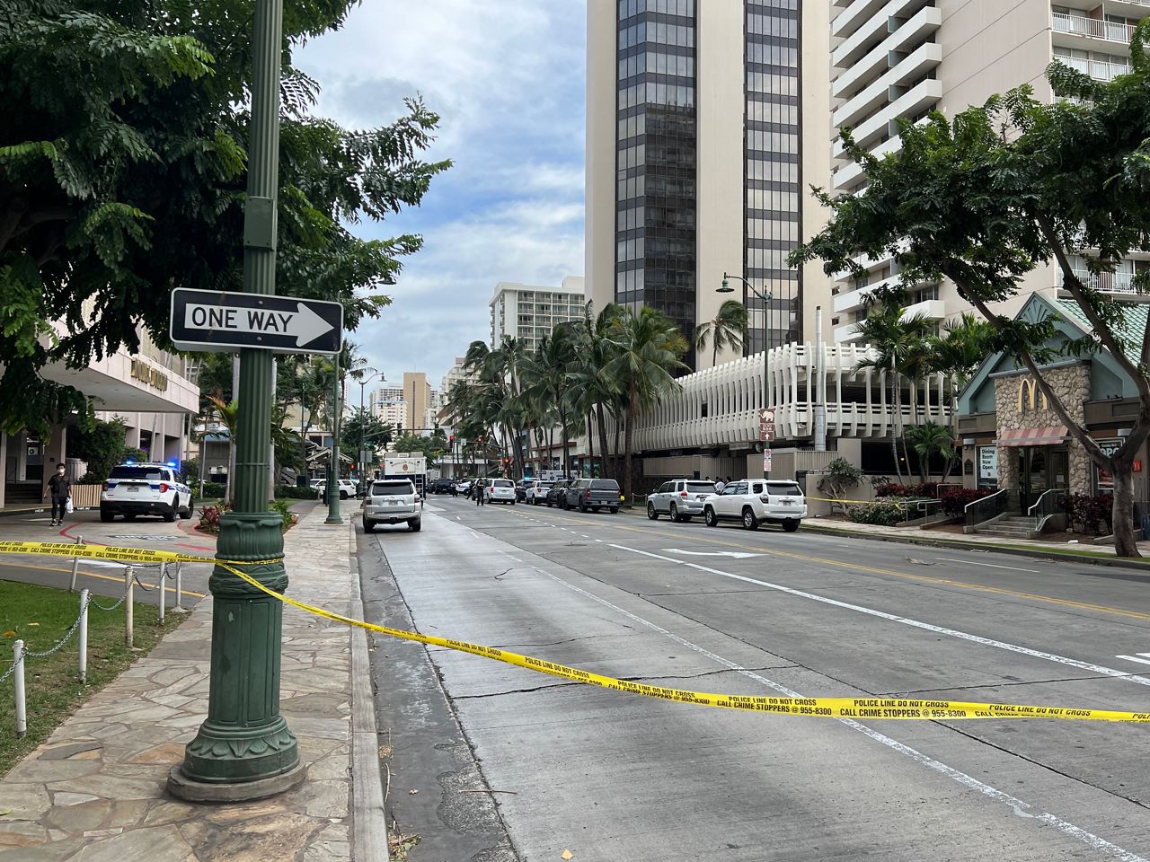 Kuhio Avenue at Royal Hawaiian Avenue was cordoned off as a precaution. (Spectrum News/Ryan Cooper)