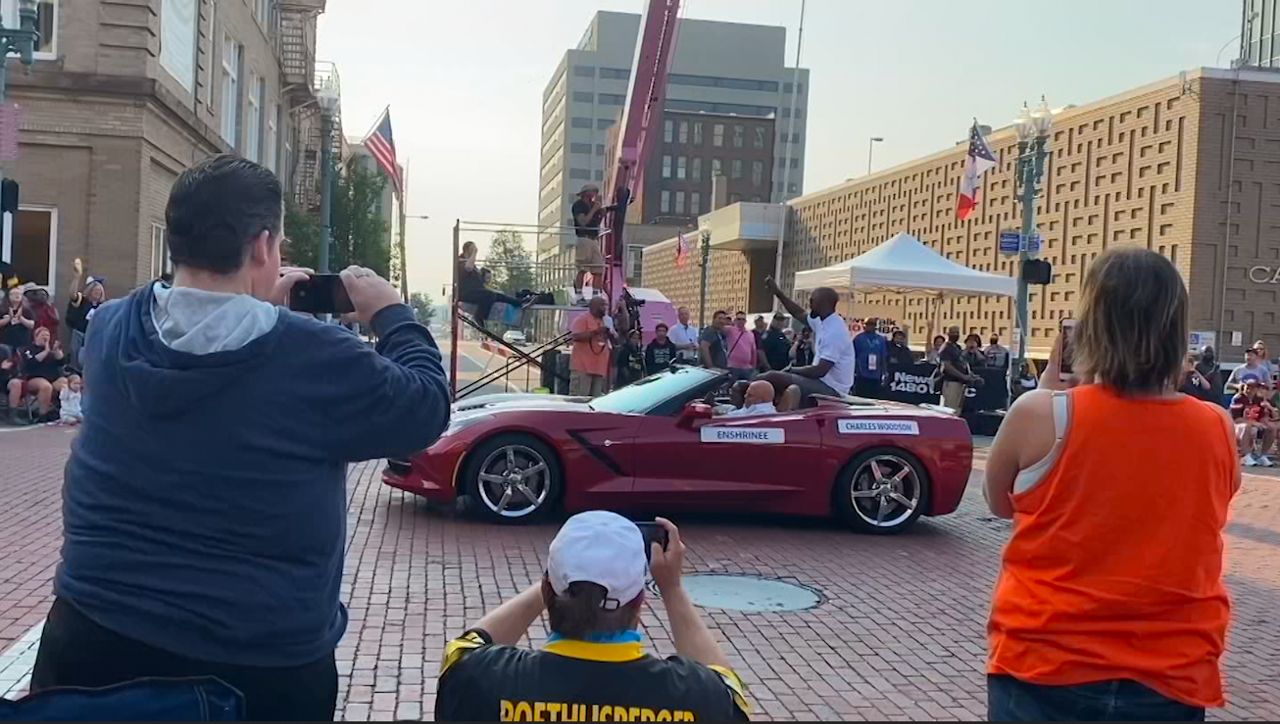 Pro Football Hall of Fame parade