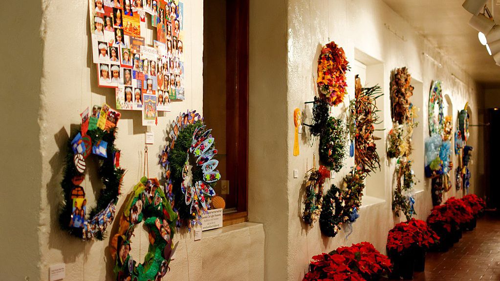 Oahu residents are invited to create holiday wreaths for the 35th Annual Holiday Wreath Contest with the theme, "Splashes of Joy." (Wikimedia Commons/Daniel Ramirez)