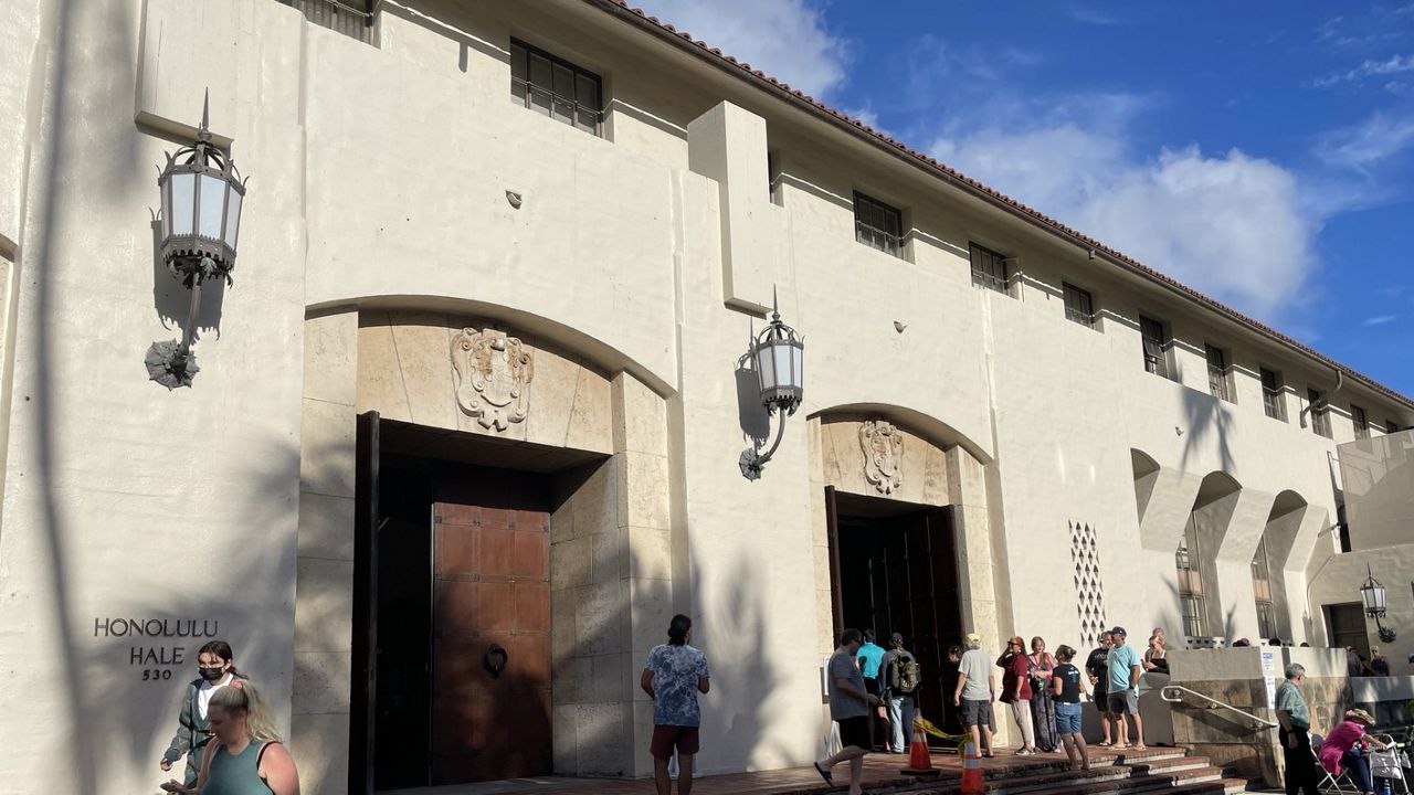 Honolulu Hale (Spectrum News/Michelle Broder Van Dyke)