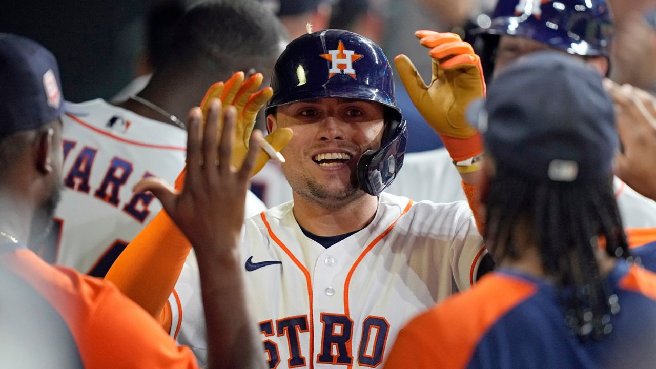 Houston Astros' Aledmys Diaz out 6 to 8 weeks with broken hand - ESPN
