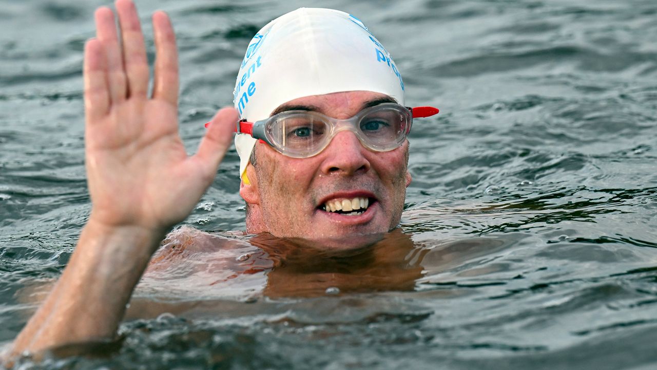 Hudson River swimmer completes 315-mile trek