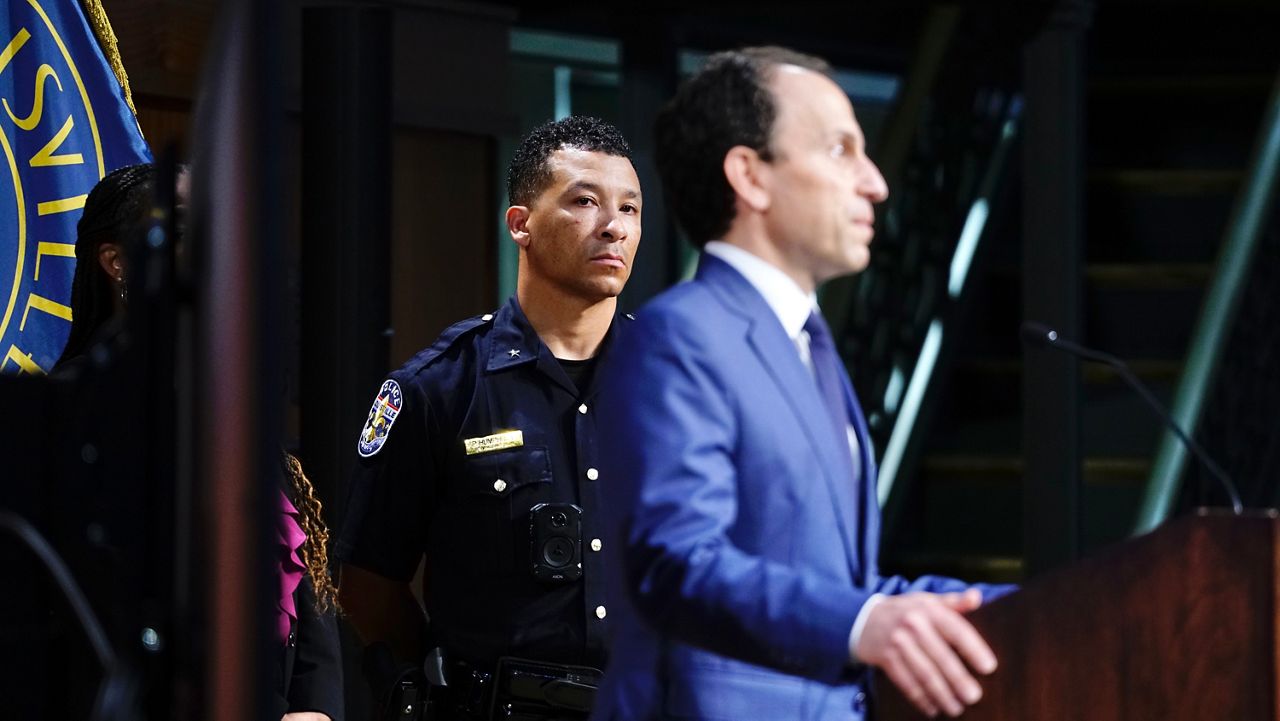 Department of Justice moves to dismiss Louisville consent decree