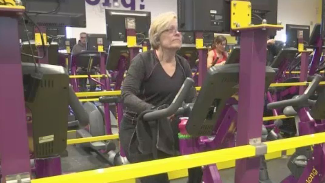 A woman works out on a treadmill at the gym. (Spectrum News file image)