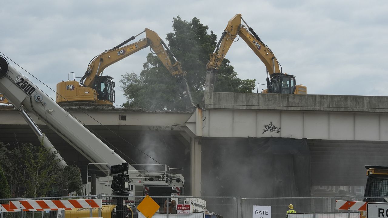 Crews begin work as I-65 shutdown starts in Louisville