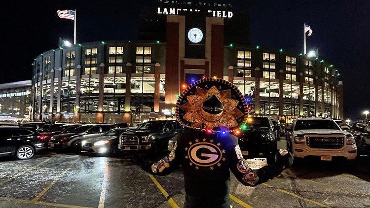 Green Bay Packers superfan celebrates team with traditional mariachi suit