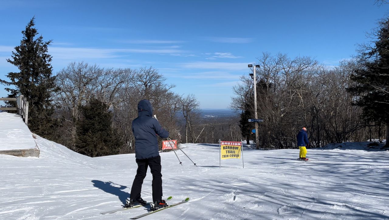 Skiers, hikers brave subzero temps at Wachusett