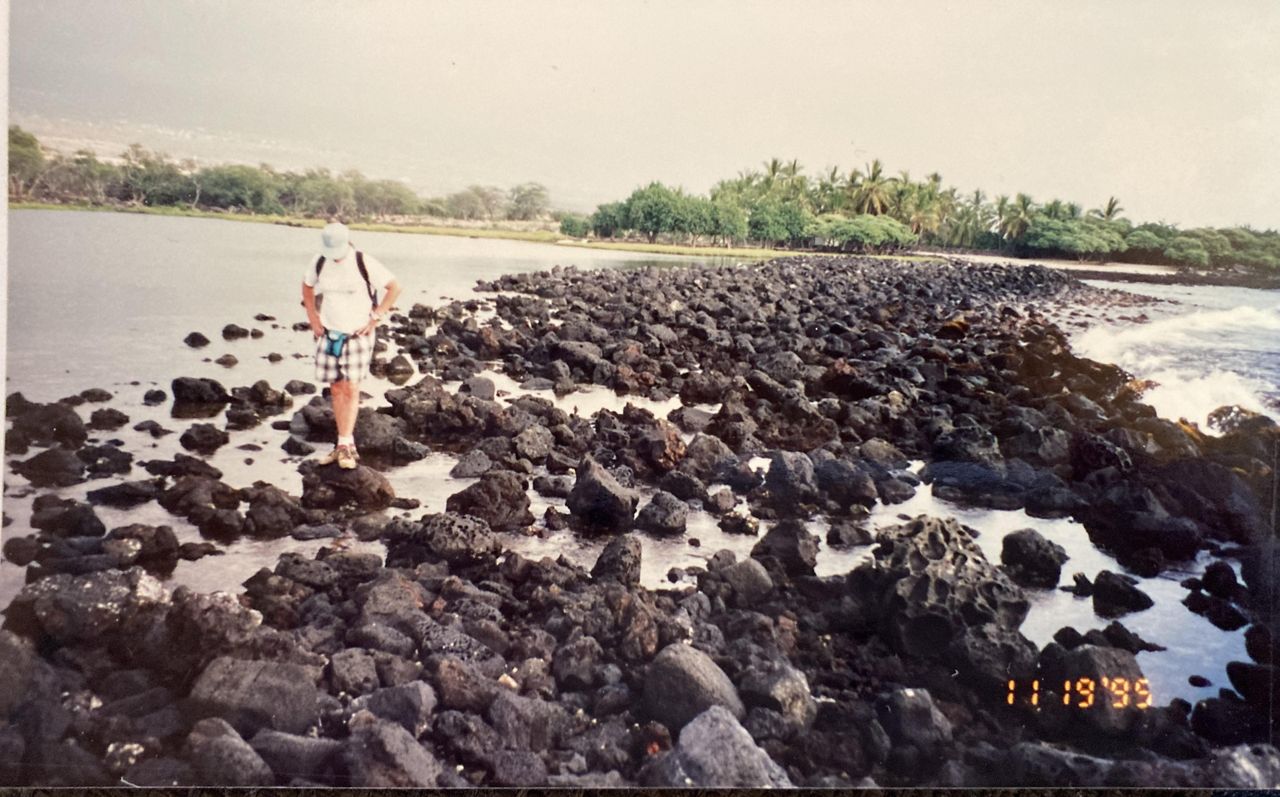 Kaloko Fishpond in 1995 before the wall was restored (Photo courtesy of the University of Hawaii)