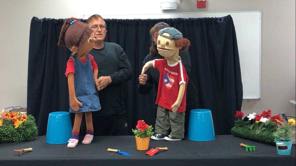 Spanish Puppet Show Helps Kids Deal with Trauma