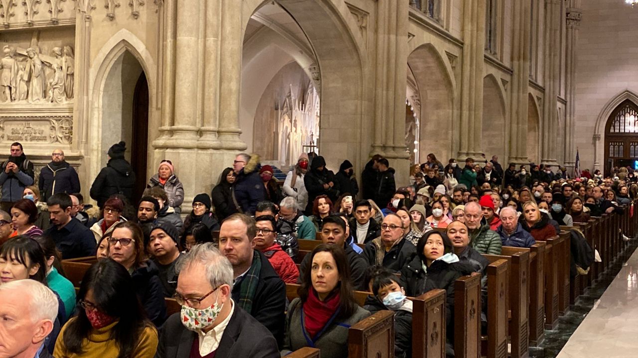 Hundreds flock to St. Patrick's Cathedral for Christmas mass