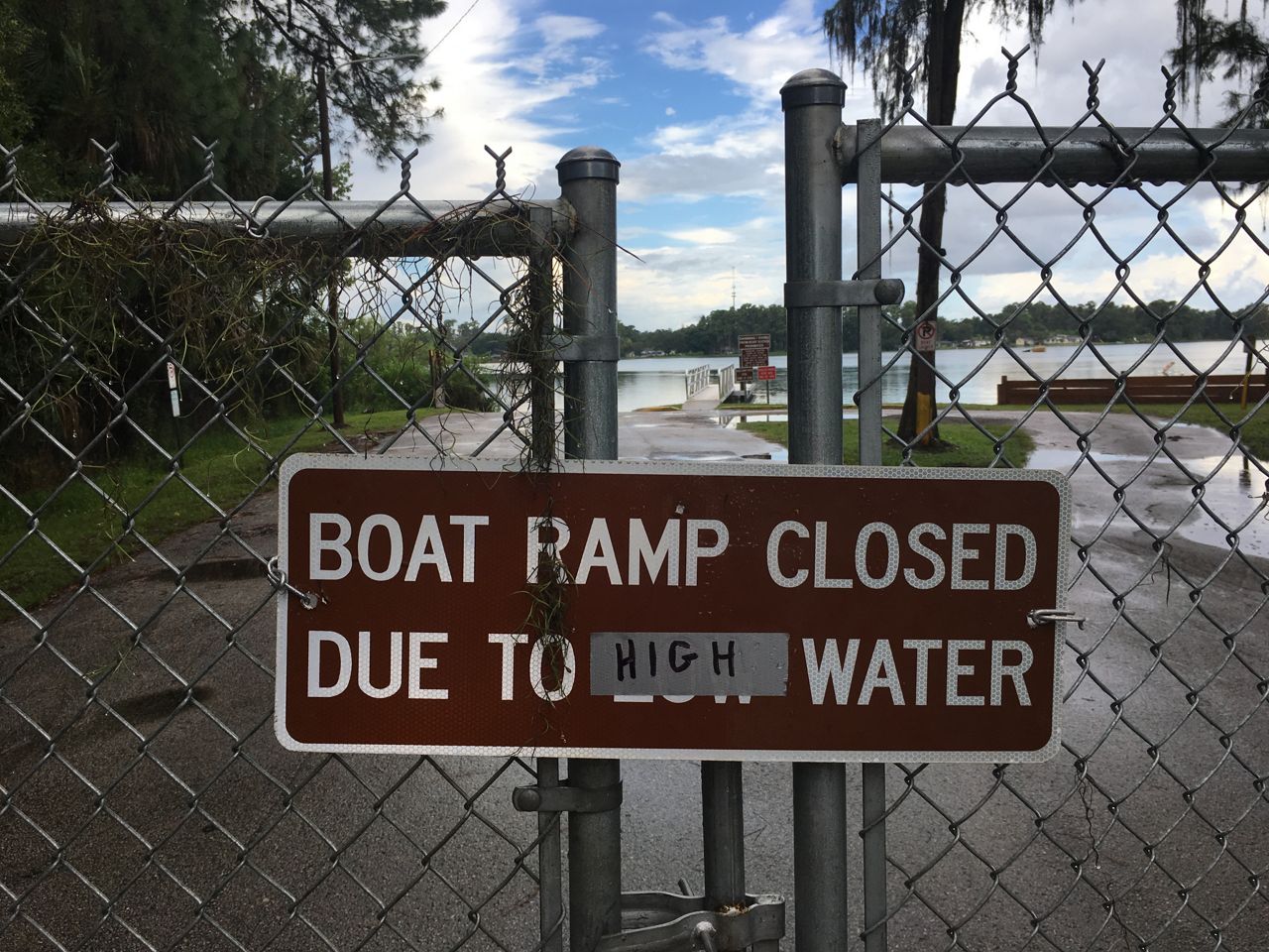 Rising waters bring concern to Moon Lake homeowners 