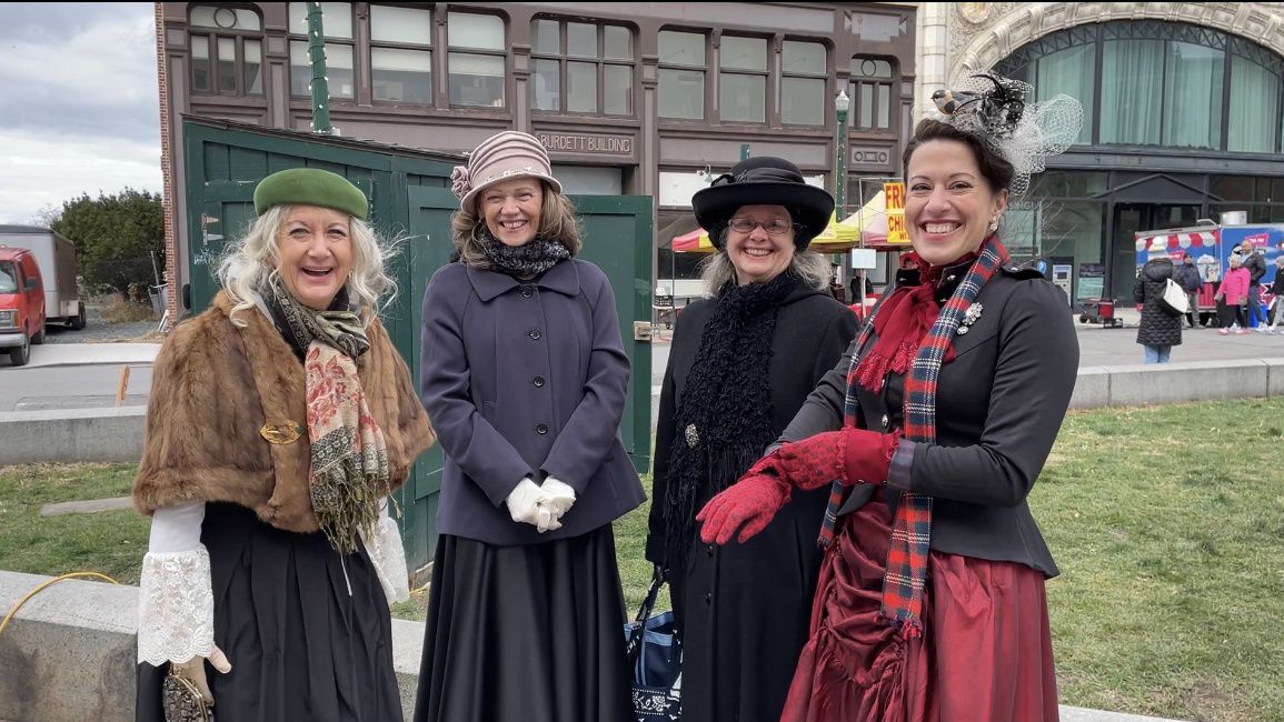 Troy residents gather for 40th annual Victorian Stroll