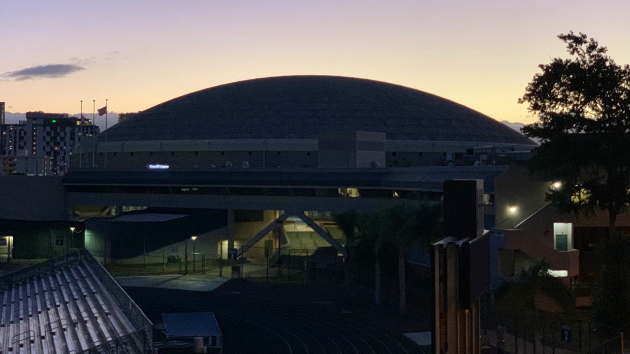 University of Hawaii at Manoa's lower campus seen at dusk. (Spectrum News/Brian McInnis)