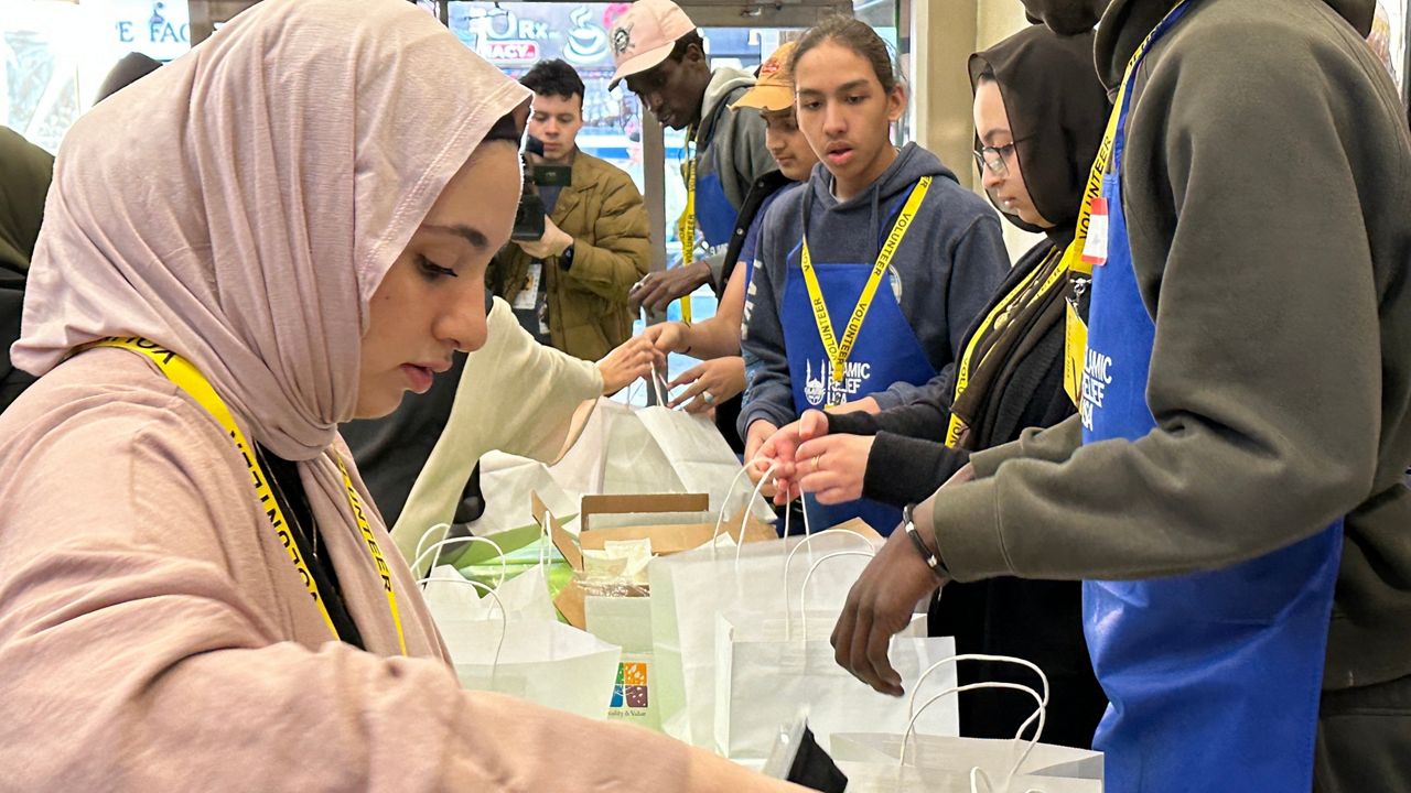 Brooklyn food distribution event help people in need during Ramadan