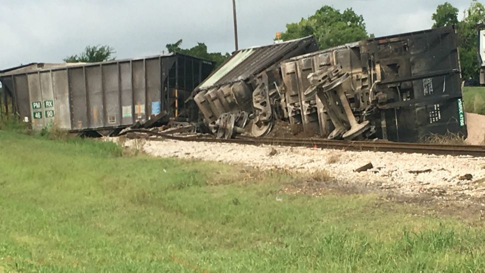 Five to six rail road cars derailed in Manor, Texas. (Ed Keiner/Spectrum News)