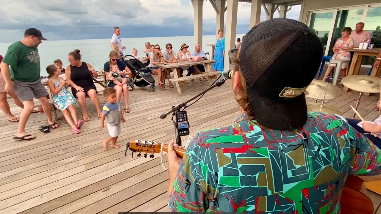 Musician basks in the glow of Anna Maria Island