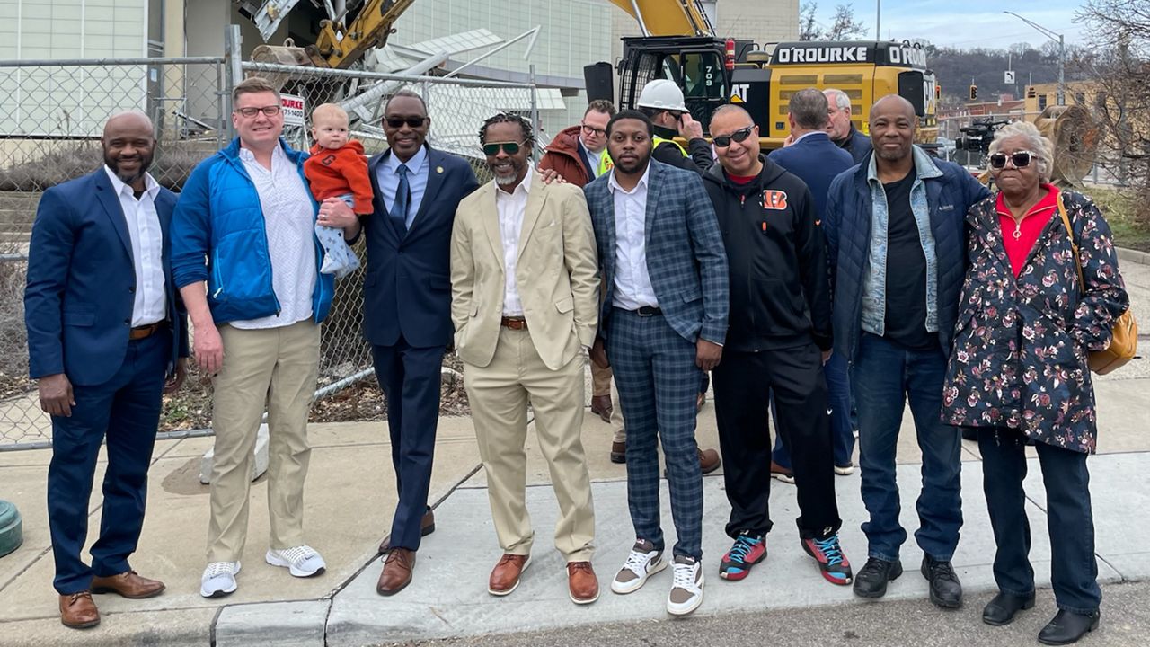 Former Cincinnati Mayor Mark Mallory joins West End Community Council President Chris Griffin, Vice President Noah O'Brien, and other leaders from the council, youth organizations, and faith-based organizations. (Photo courtesy of Lizzy Chirlin)